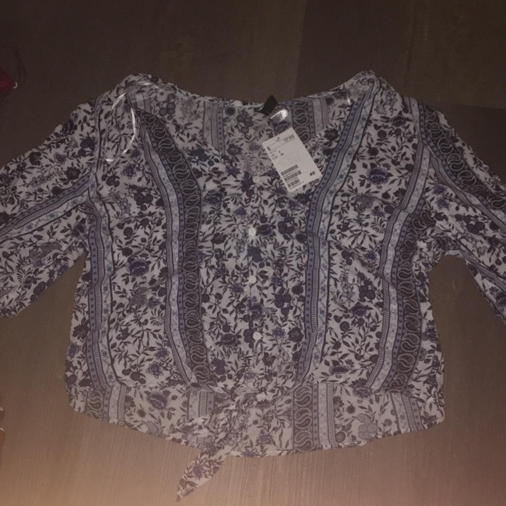 Floral Navy Blue Print on White button up cropped